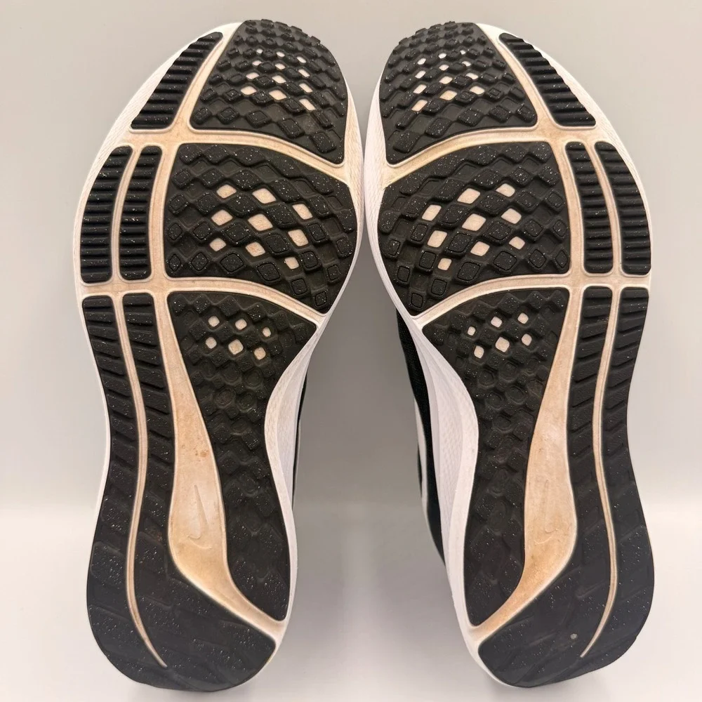 Nike Air Zoom Pegasus 38 Womens Size 7.5 Running Shoes DH4072-001 Black White